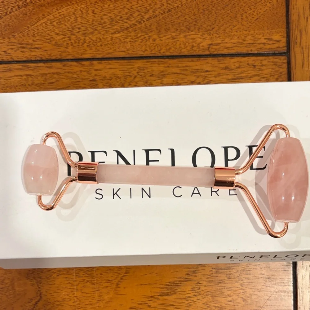 NWT Rose Quartz Facial Roller